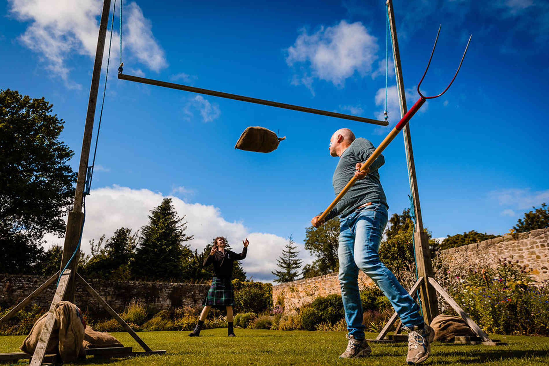 Winton Castle caber toss