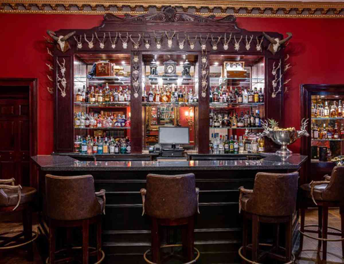 Melville Castle Classic Elopement Package 8