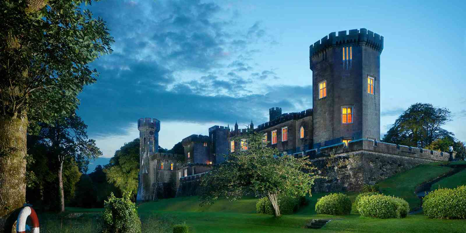 Lough Cutra Castle