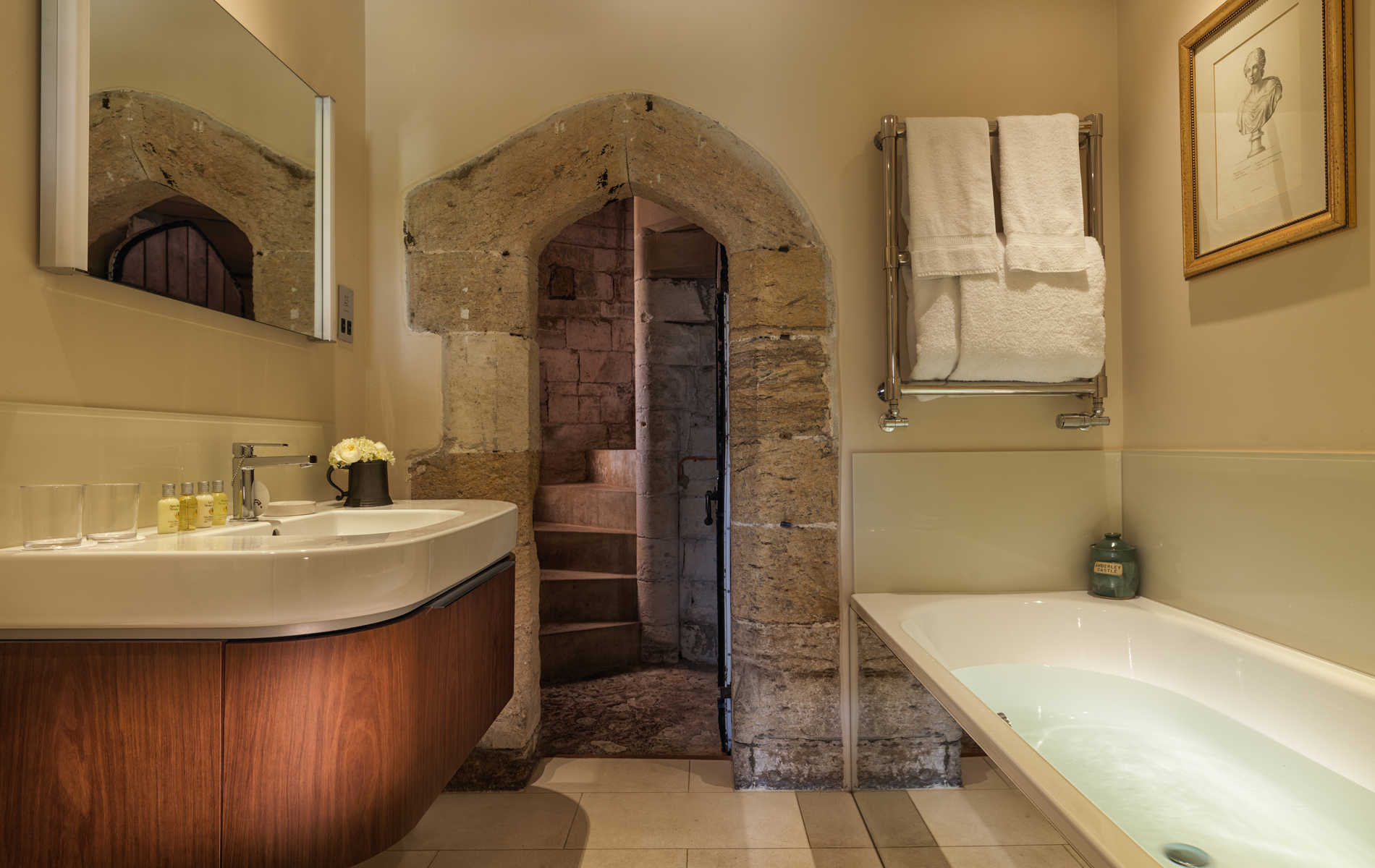 Junior Deluxe Suite Bathroom