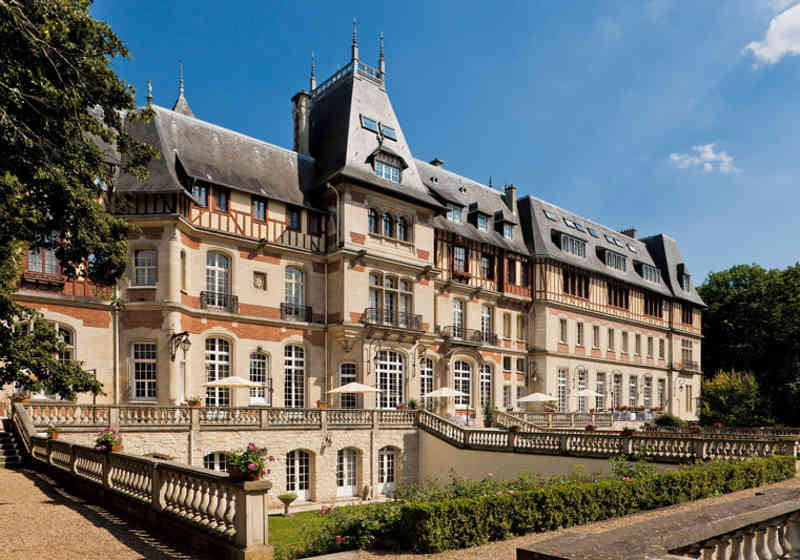 Château Jeanne & The Forest 0