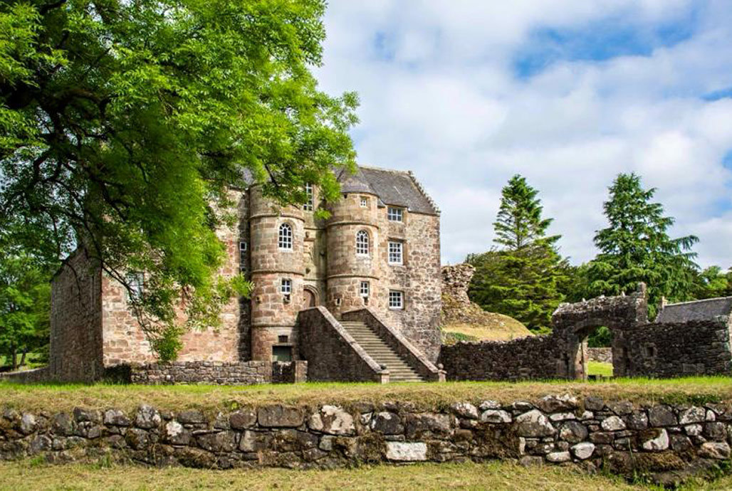 The Old Castle - Rowallan Estate