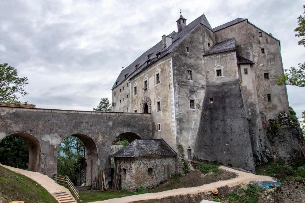 Burg Altpernstein