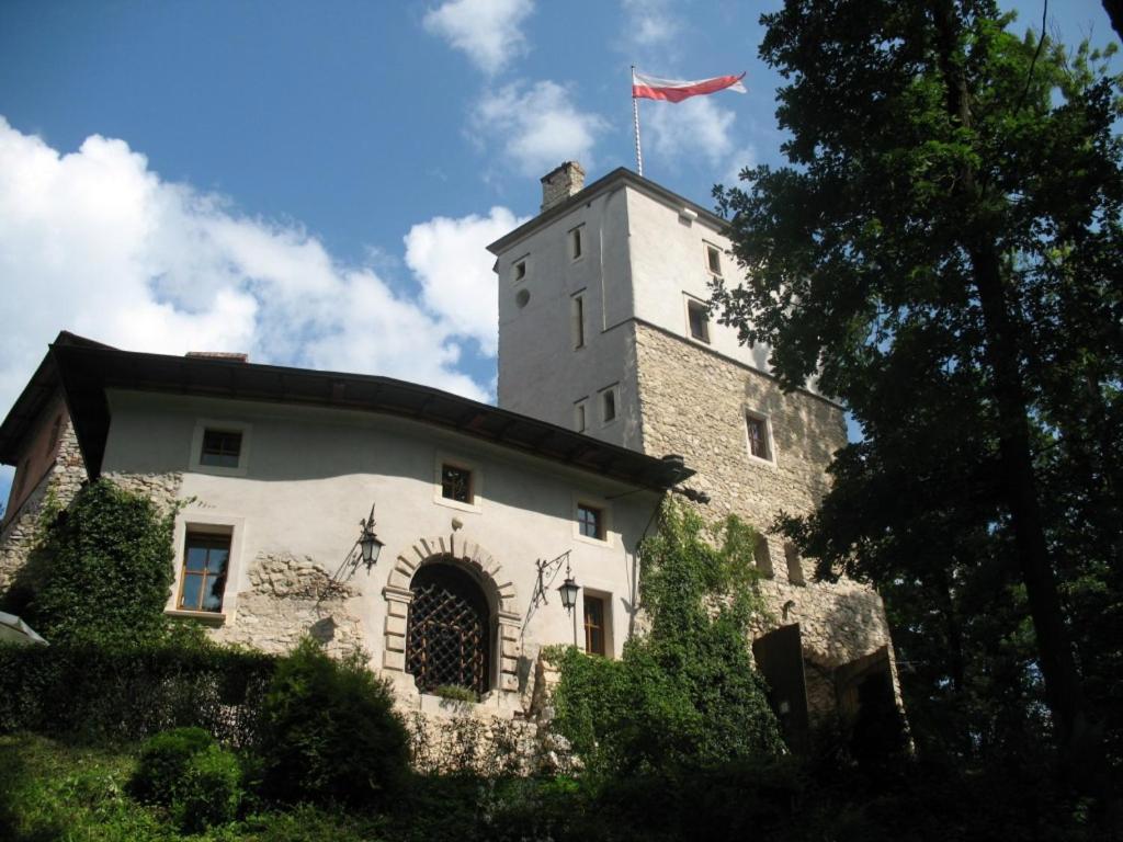 Korzkiew Castle